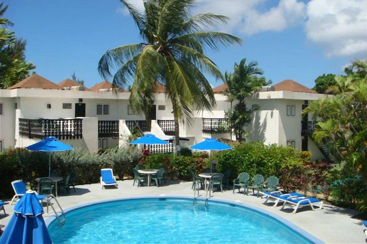 Plum Tree Club Apartment Christ Church Exterior photo