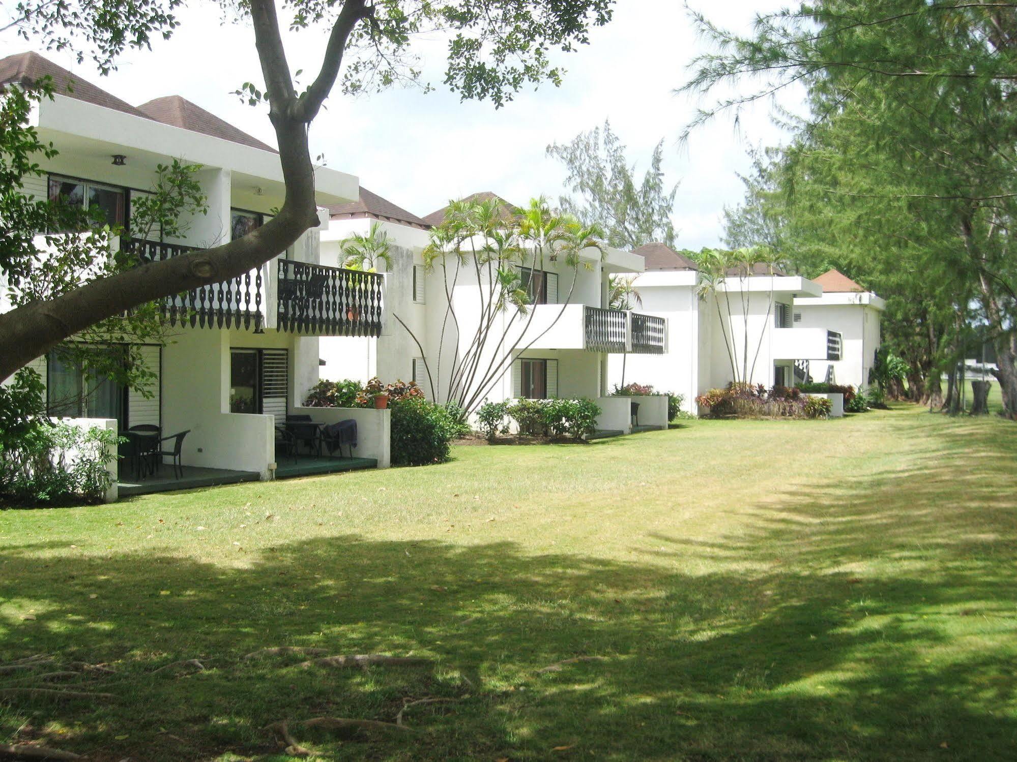 Plum Tree Club Apartment Christ Church Exterior photo
